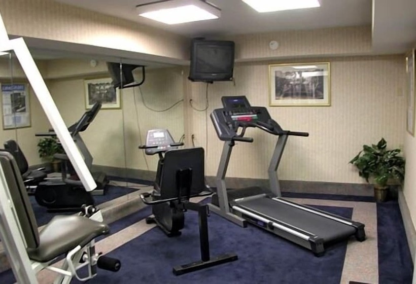 فندق Ramada By Wyndham Lebanon