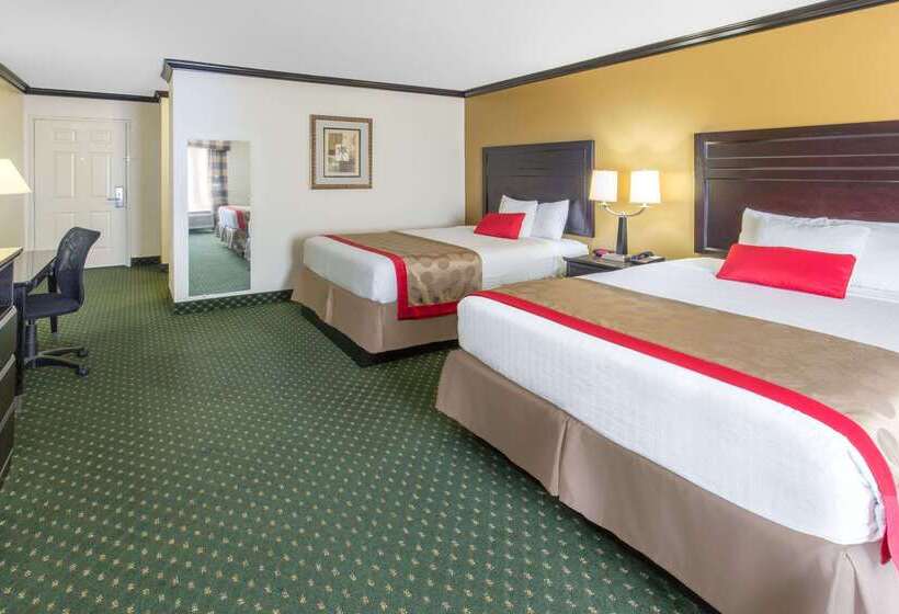 호텔 Ramada By Wyndham Ontario