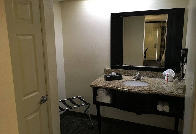 호텔 Ramada By Wyndham Ontario