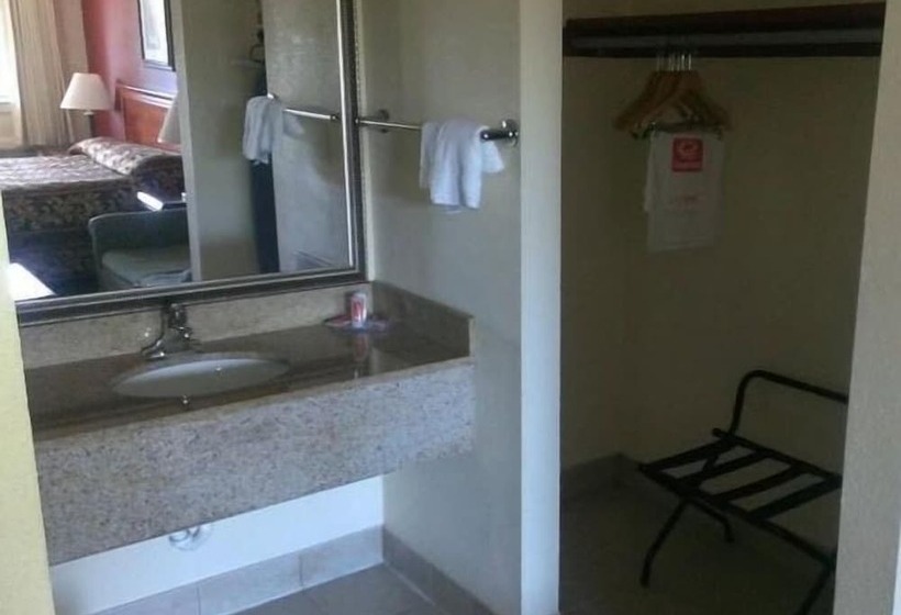 Отель Red Carpet Innnorwalk