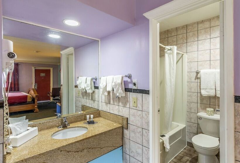 فندق Red Carpet Innnorwalk