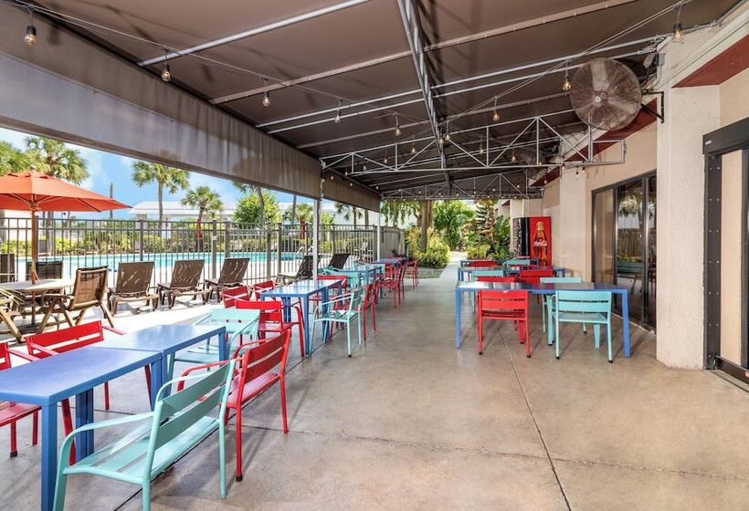 ホテル Red Roof Plus Miami Airport