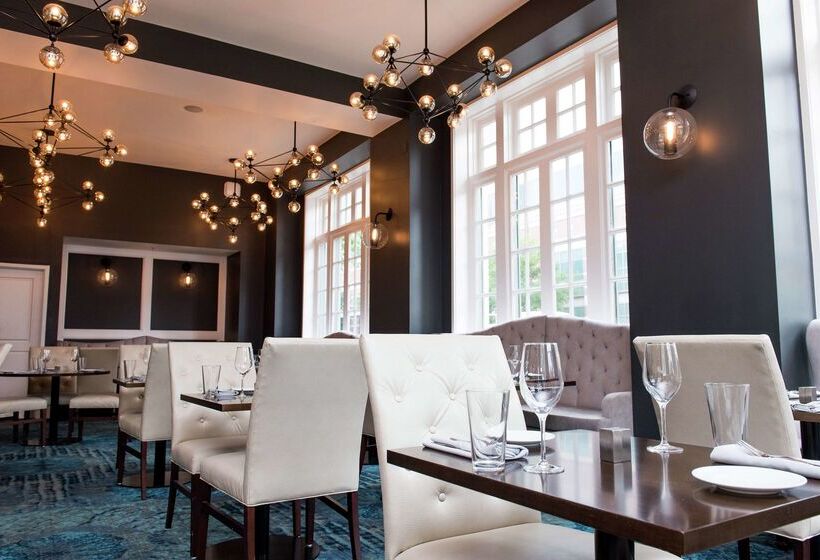 Redmont Hotel Birmingham, Curio Collection By Hilton