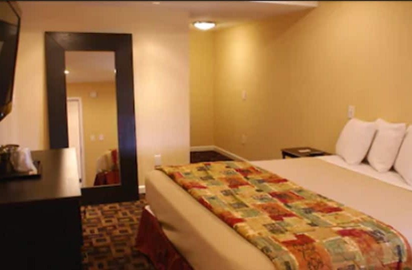 فندق Relax Inn And Suites