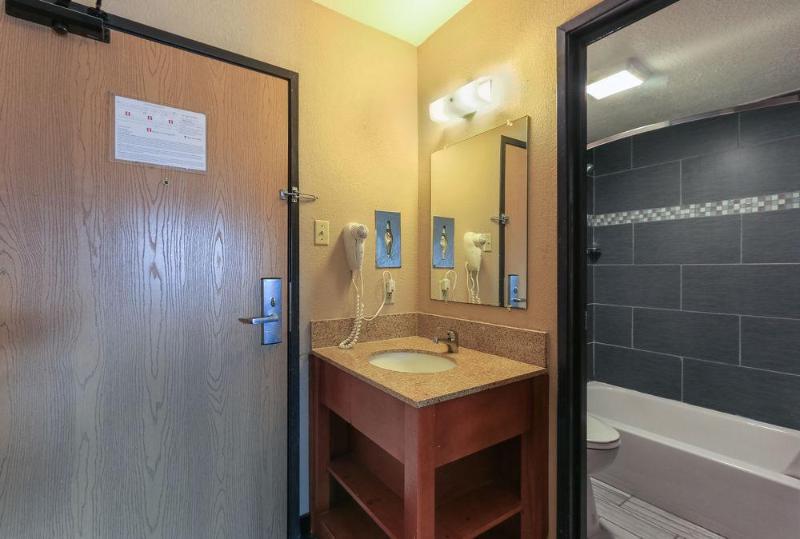 בית מלון כפרי Rodeway Inn Austin