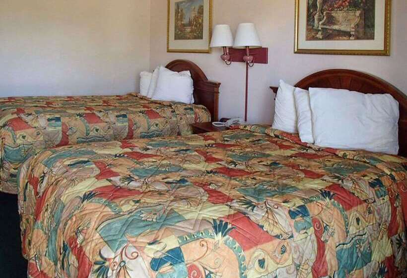 فندق Rodeway Inn Leesburg Chain Of Lakes