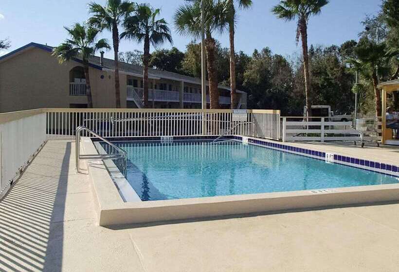 فندق Rodeway Inn Leesburg Chain Of Lakes