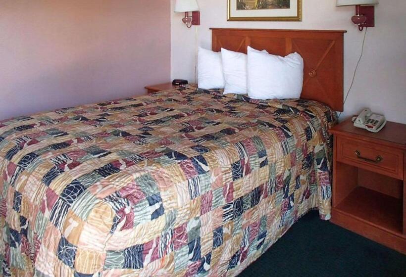 فندق Rodeway Inn Leesburg Chain Of Lakes