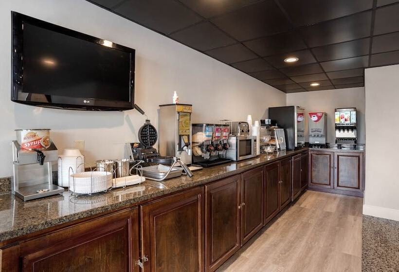 ホテル Super 8 By Wyndham Daleville Fort Novosel