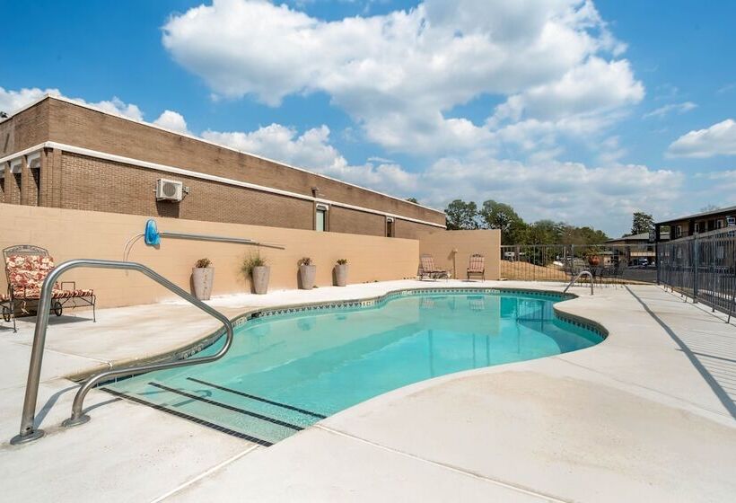 ホテル Super 8 By Wyndham Daleville Fort Novosel