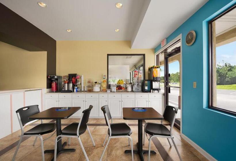 فندق Rose Garden Inn & Suites Thomasville