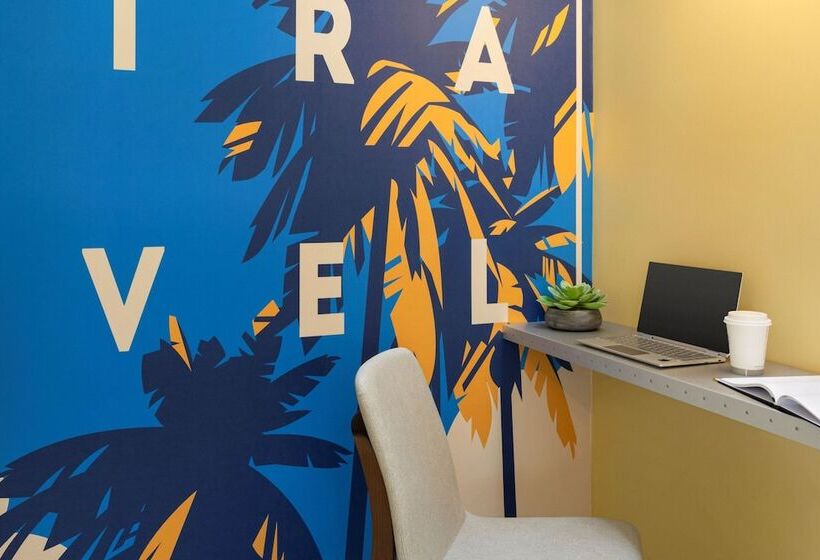 Отель Sheraton Suites Chicago O'hare