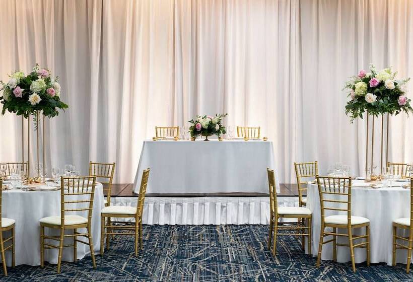 Отель Sheraton Suites Chicago O'hare