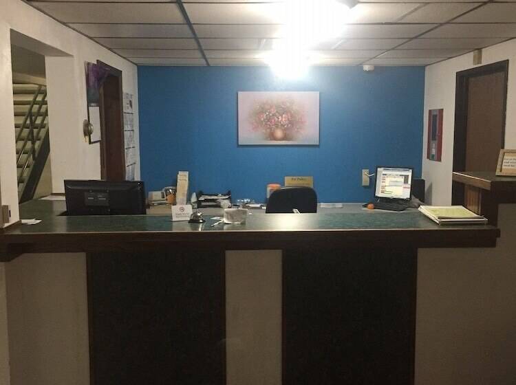 酒店 Sunset Inn & Suites