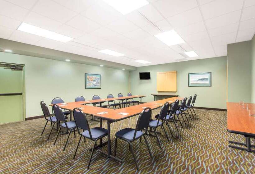 בית מלון כפרי Super 8 By Wyndham Beloit