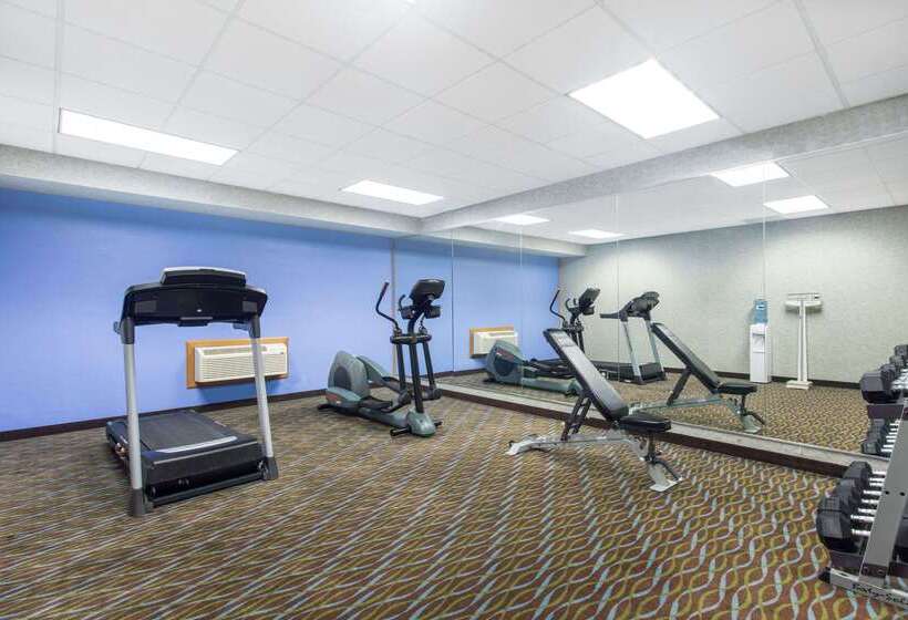 בית מלון כפרי Super 8 By Wyndham Beloit