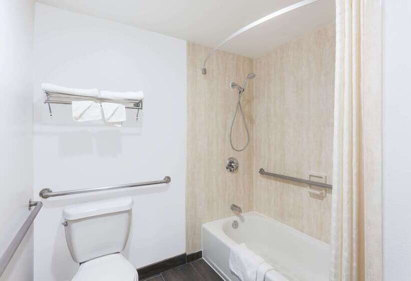 فندق Super 8 By Wyndham El Cajon San Diego