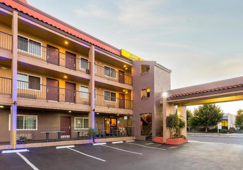فندق Super 8 By Wyndham El Cajon San Diego