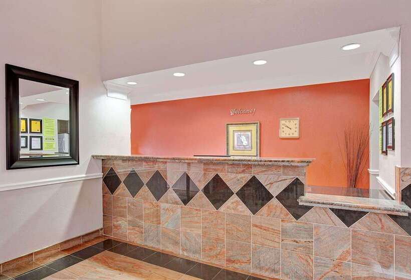 호텔 Super 8 By Wyndham Galveston