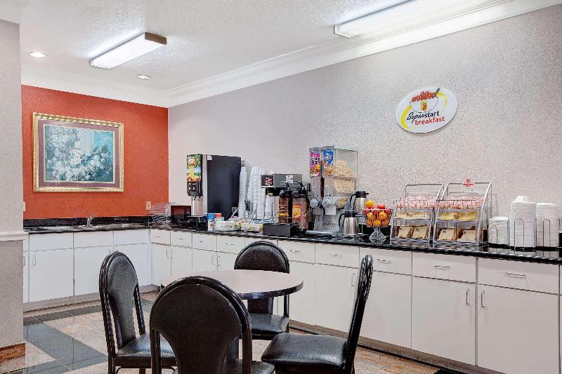 호텔 Super 8 By Wyndham Galveston