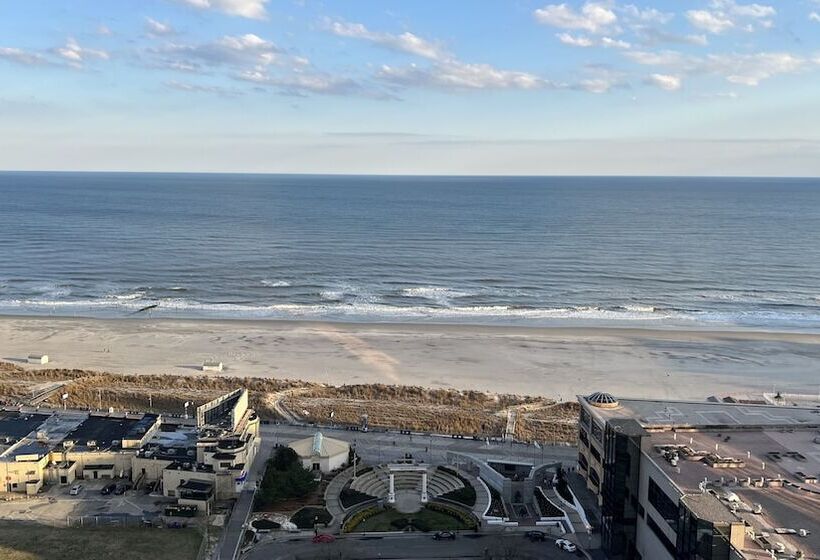 ホテル The Claridge