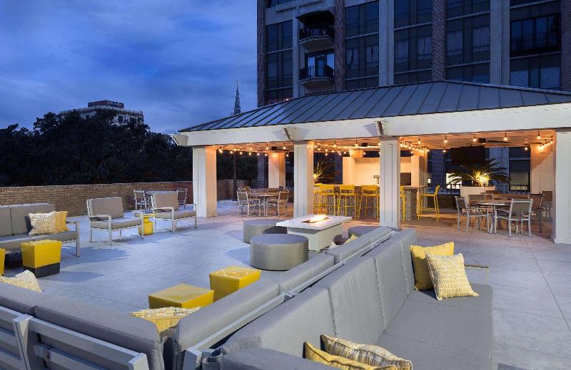 Отель The Desoto