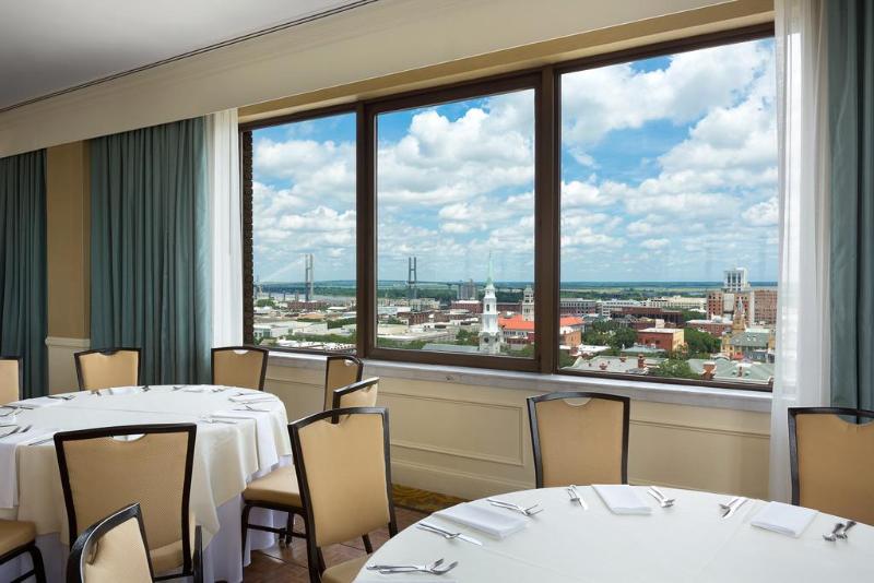 Отель The Desoto