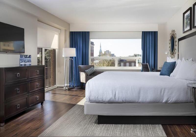 Отель The Desoto