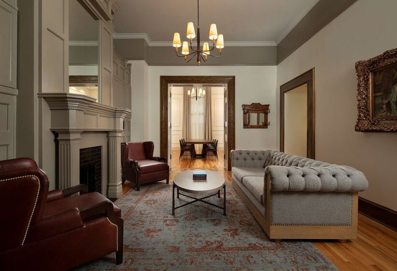 هتل The Driskill