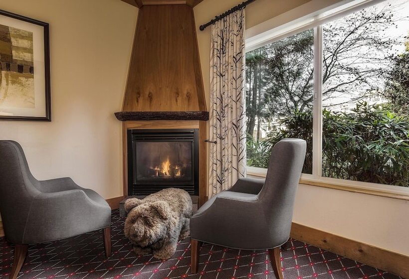 호텔 The Edgewater, A Noble House