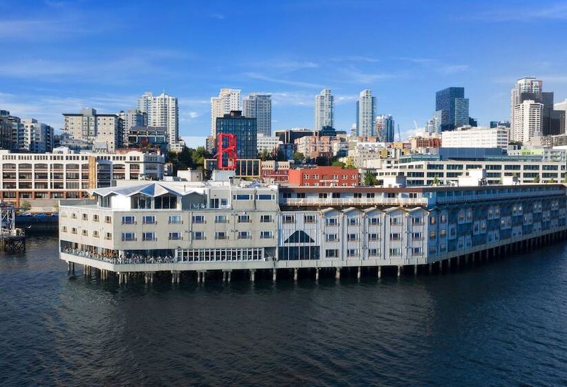 호텔 The Edgewater, A Noble House