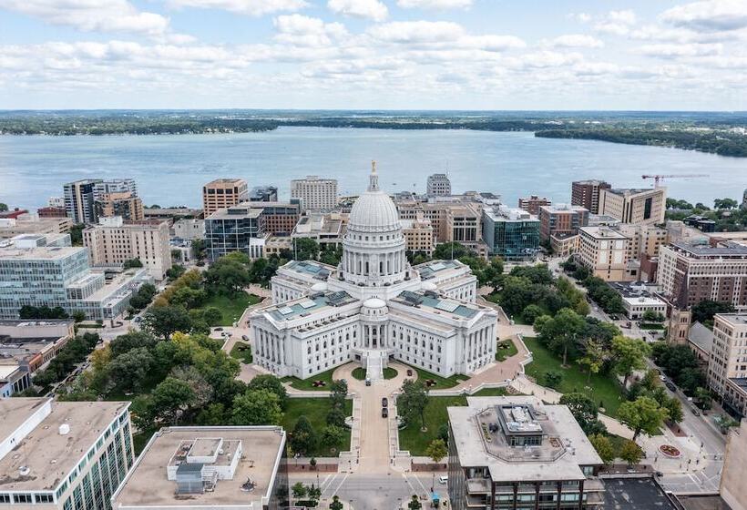 酒店 The Edgewater