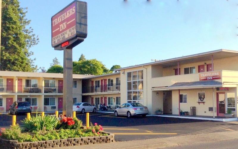 هتل Travelers Inn Eugene University