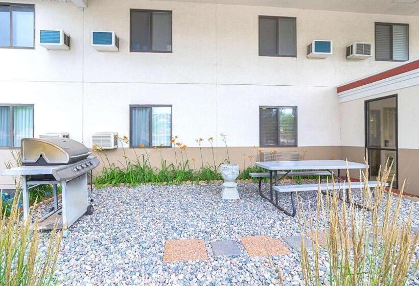 בית מלון כפרי Americas Best Value Inn Fargo