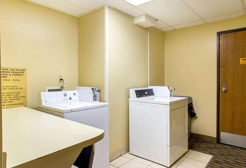 בית מלון כפרי Americas Best Value Inn Fargo