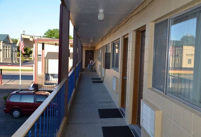 호텔 Village Inn Green Bay