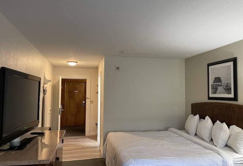 فندق Whalers Inn And Suites