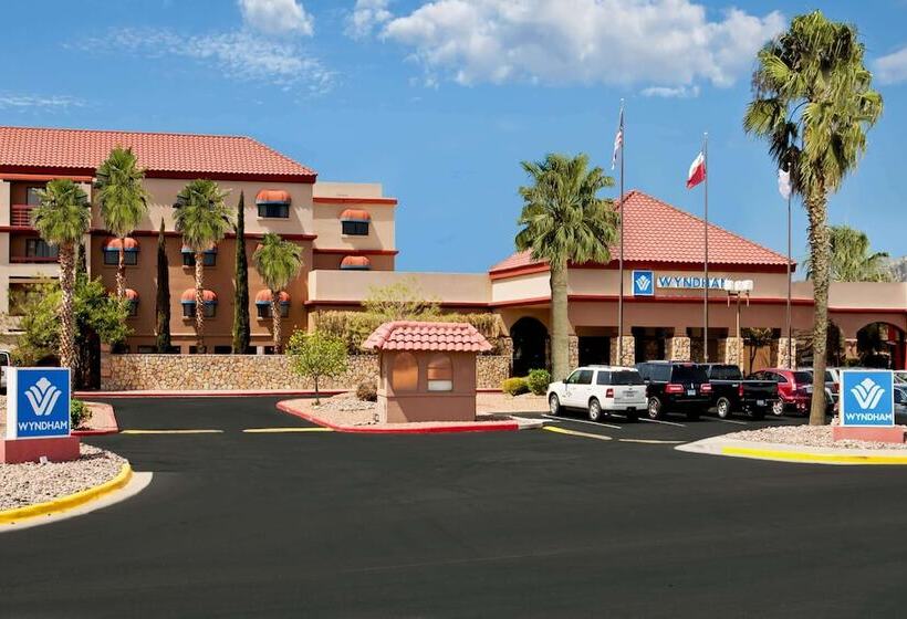 호텔 Wyndham El Paso Airport And Water Park