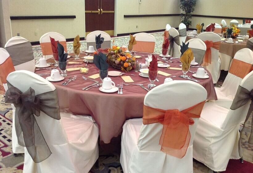 호텔 Wyndham El Paso Airport And Water Park