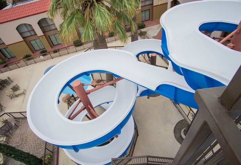 호텔 Wyndham El Paso Airport And Water Park