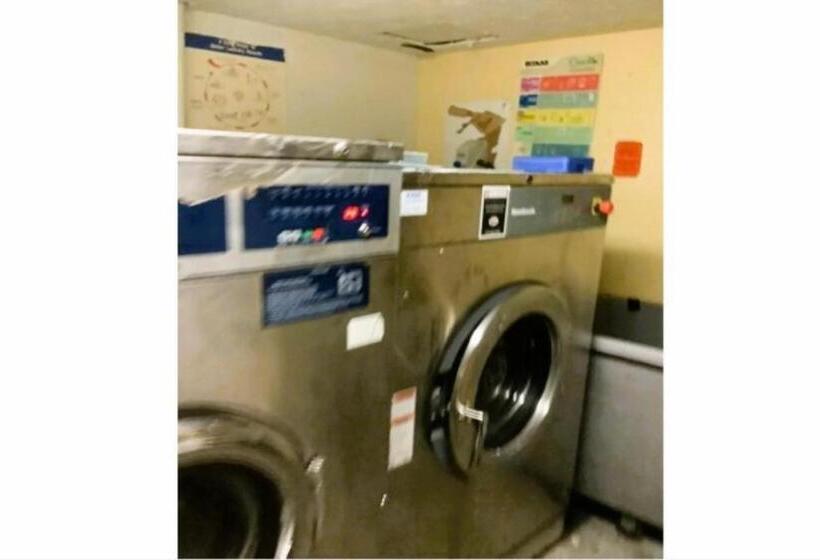 Magnuson Hotel Atlanta South