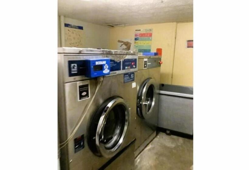 Magnuson Hotel Atlanta South