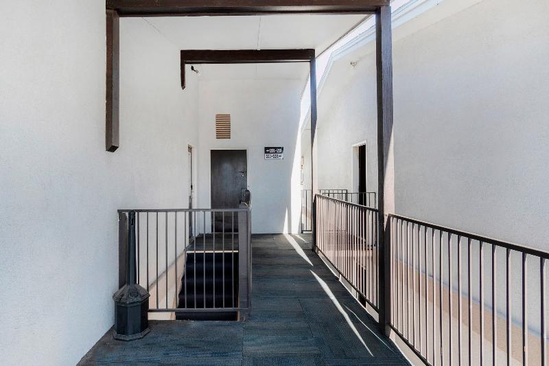 Отель Oyo Townhouse Dodge City Ks