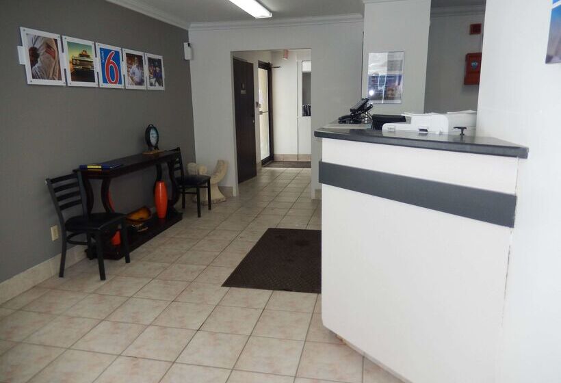 Motel 6 Mcgraw, Ny   Cortland