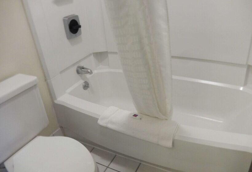 Motel 6 Mcgraw, Ny   Cortland