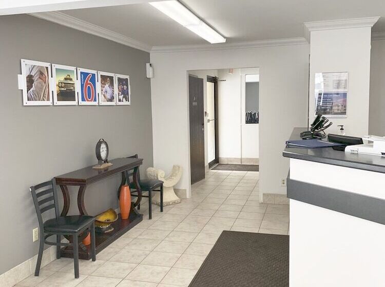 Motel 6 Mcgraw, Ny   Cortland