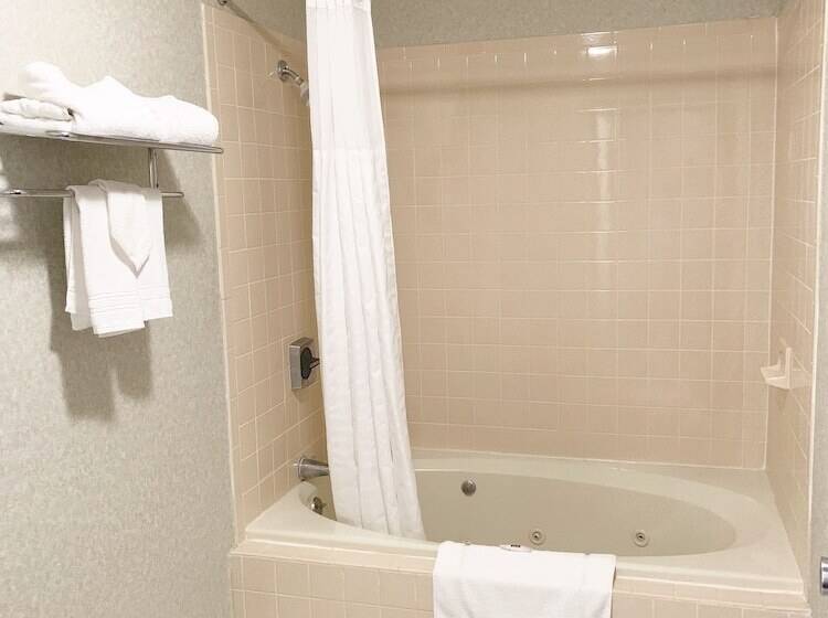 Motel 6 Mcgraw, Ny   Cortland