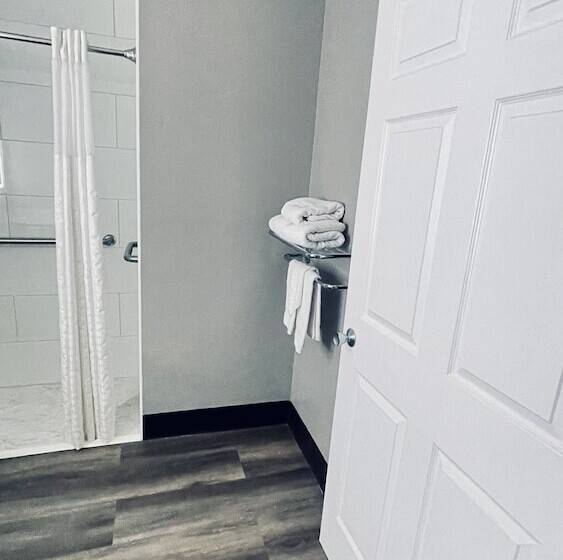 Motel 6 Mcgraw, Ny   Cortland