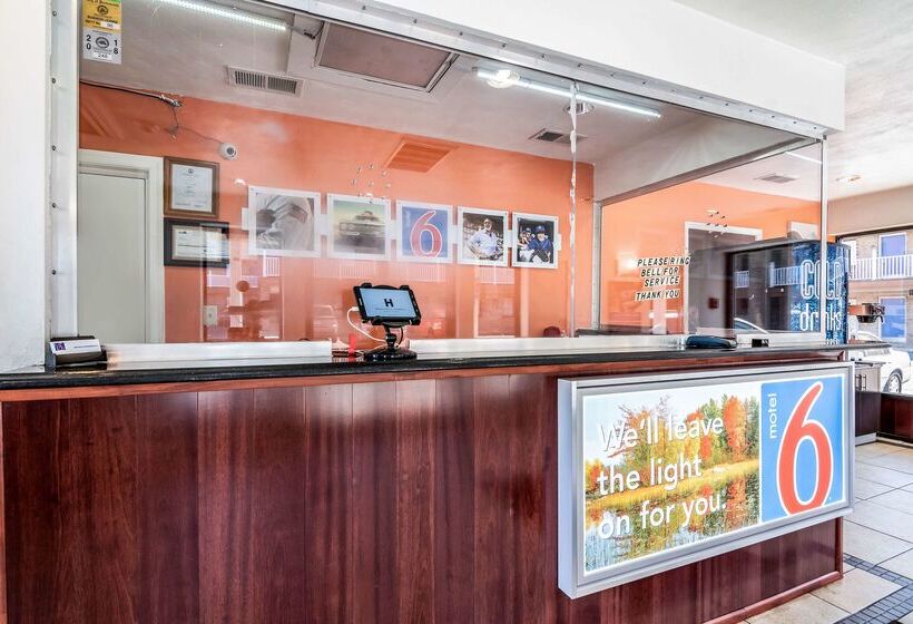 Motel 6 Portsmouth, Va