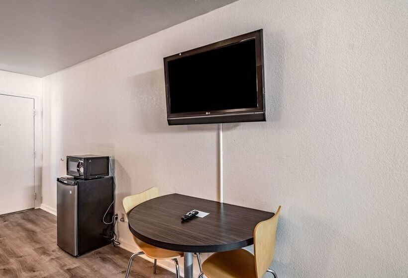 Motel 6 Portsmouth, Va